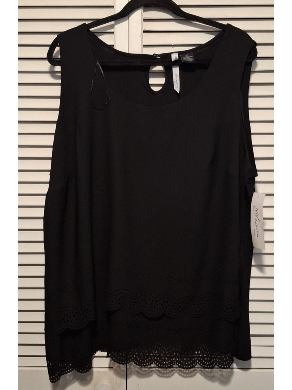 Sleeveless Black Blouse With Scalloped Eyelet Hem & Keyhole Back - Plus Size 3X